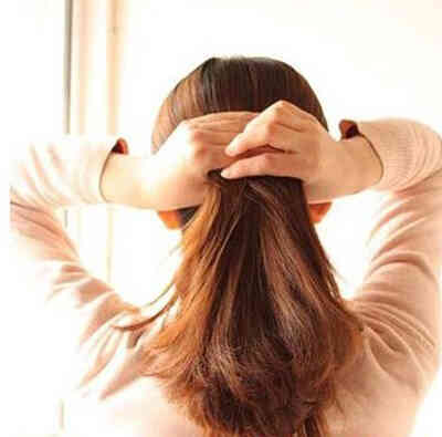 Cách búi tóc kiểu công sở