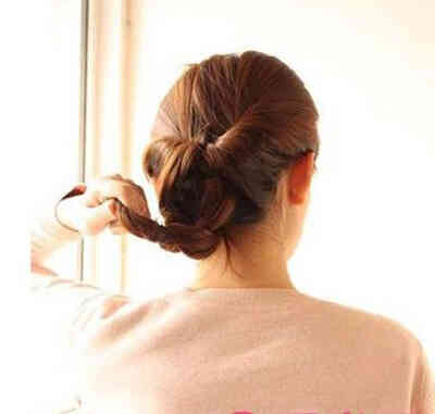 Tóc búi công sở xinh như Taylor Swift 5