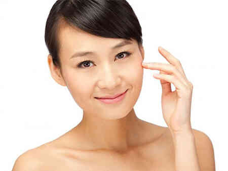 Cách chăm sóc da khô ngày hè