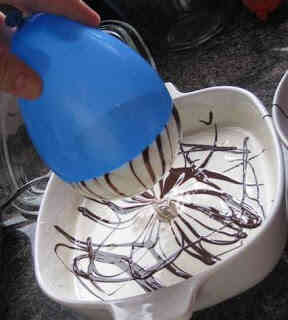 Cách làm bát chocolate có vân