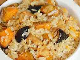 Cách làm com bí ngô thịt gà