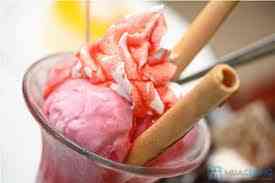 Cách làm kem Vani sốt dâu