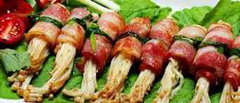 Cách làm thịt ba chỉ cuộn nấm kim chi