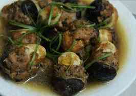 Cách làm thịt nấm bọc trứng cút