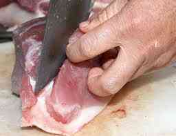 Cách nhận biết thịt ôi thiu độc hại