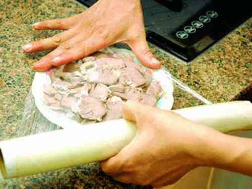 Chọn và sử dụng màng bọc thực phẩm - 1